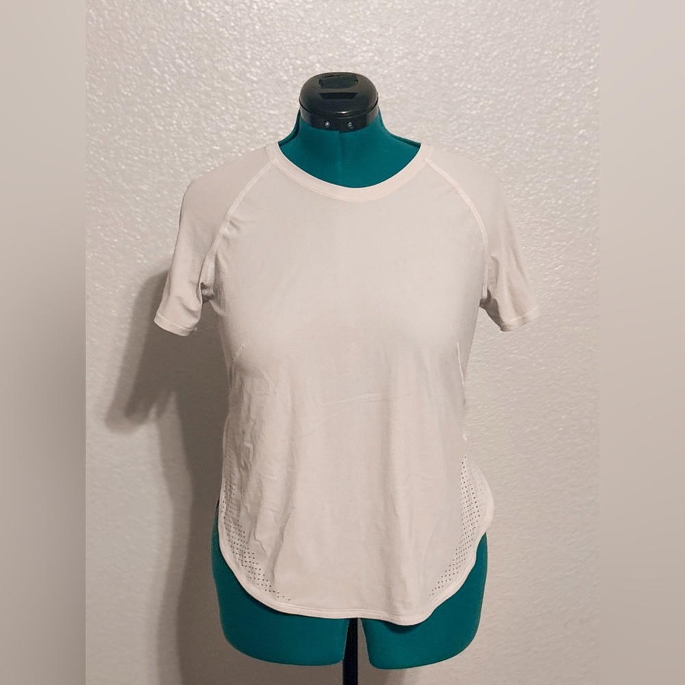 Lululemon Athletica Light Grey Short Sleeve High Low Top
